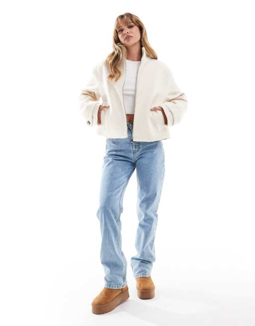 Chaqueta color crema con cuello alzado de bouclé de ASOS DESIGN