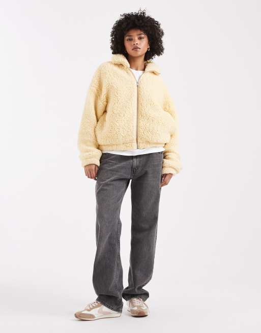 Chaqueta color nata con cremallera de borreguito de Miss Selfridge, 4 de 4