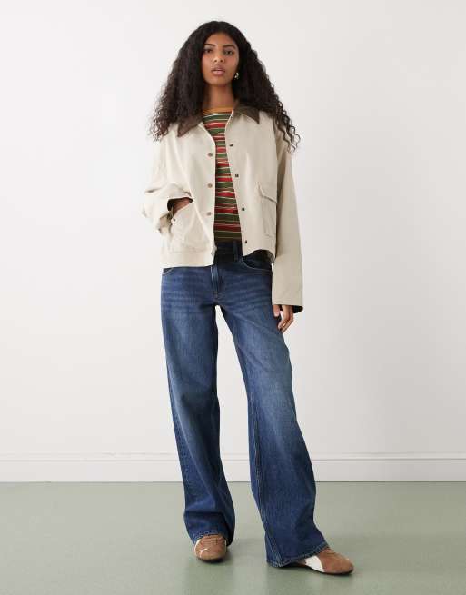 Chaqueta color piedra ligera con solapas en contraste Barn de Noisy May, 2 de 4