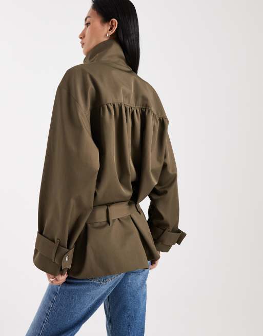 Chaqueta con cuello alzado y cintura baja de ASOS DESIGN, 3 de 4