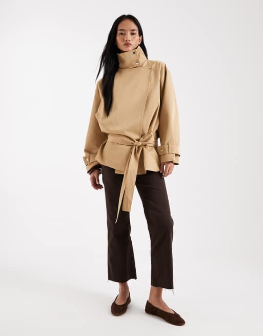 Chaqueta con cuello alzado y cintura baja de ASOS DESIGN, 2 de 4