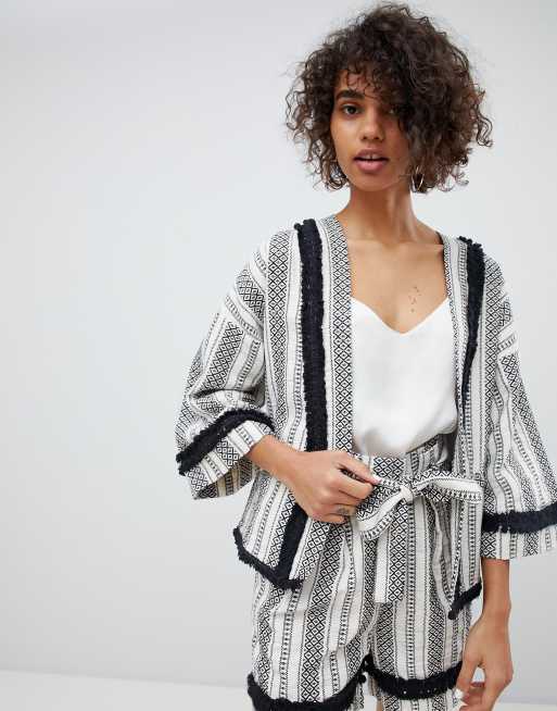 Conjunto de chaqueta con mangas de kimono y pantalones cortos de Neon Rose, 2 de 3
