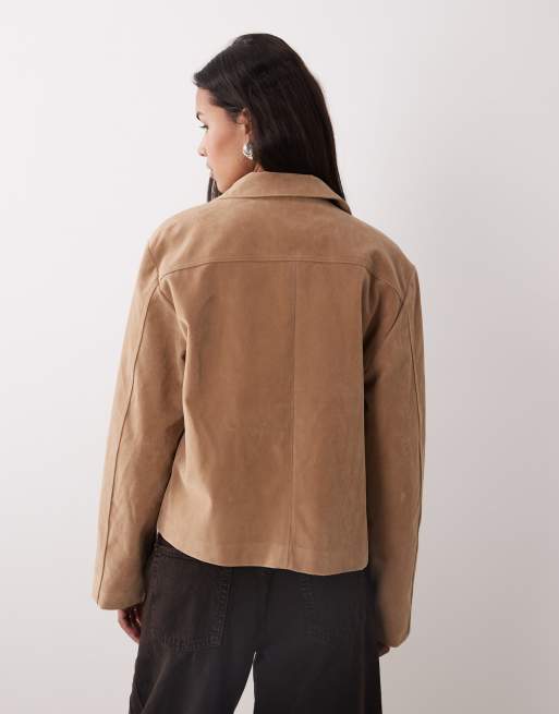 Chaqueta corta beis de antelina de Gina Tricot, 3 de 4