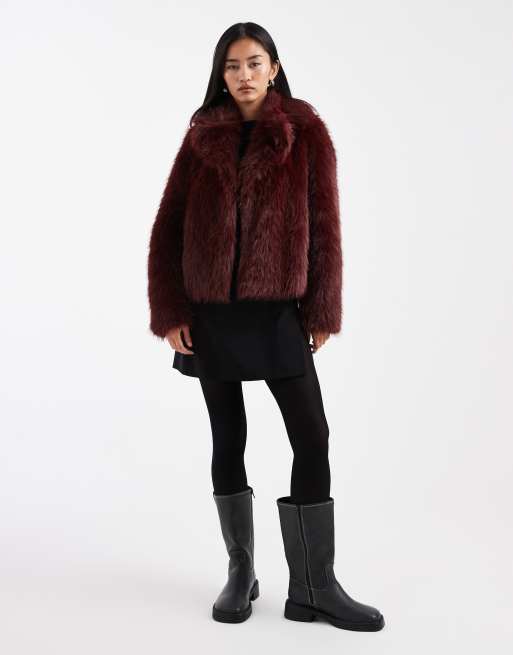 Chaqueta corta burdeos de piel sintética de New Look, 3 de 4