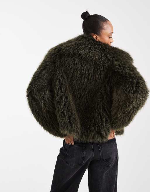 Chaqueta corta caqui de piel sintética de ASOS DESIGN Tall, 3 de 4