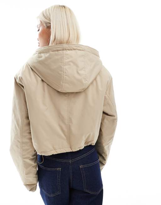 Chaqueta corta color avena con capucha y forro de cuadros vichy de ASOS DESIGN, 4 de 4