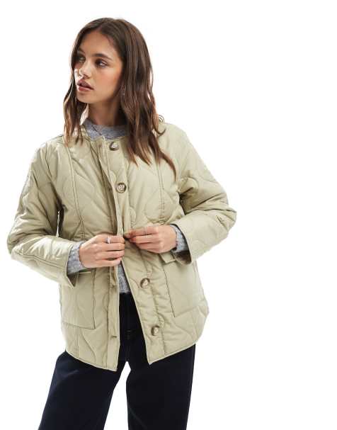 Chaqueta corta color crema con diseño guateado ondulado y bolsillos de Vero Moda - view 1