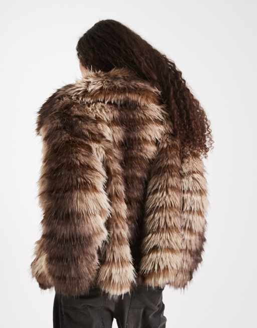 Chaqueta corta marrón a rayas con diseño de parches de piel sintética de ASOS DESIGN, 3 de 4