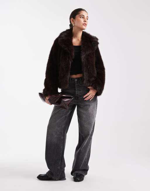 Chaqueta corta marrón oscuro de piel sintética de New Look, 3 de 4