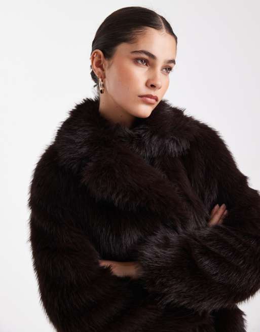 Chaqueta corta marrón oscuro de piel sintética de New Look, 4 de 4