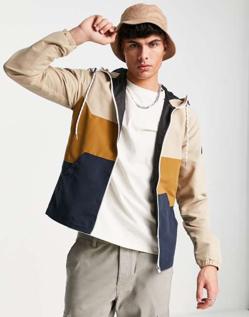 Chaqueta cortavientos color piedra con diseño color block de Jack & Jones