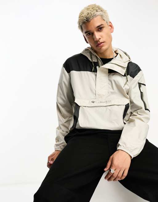 Chaqueta cortavientos color piedra sin cierres Challenger de Columbia