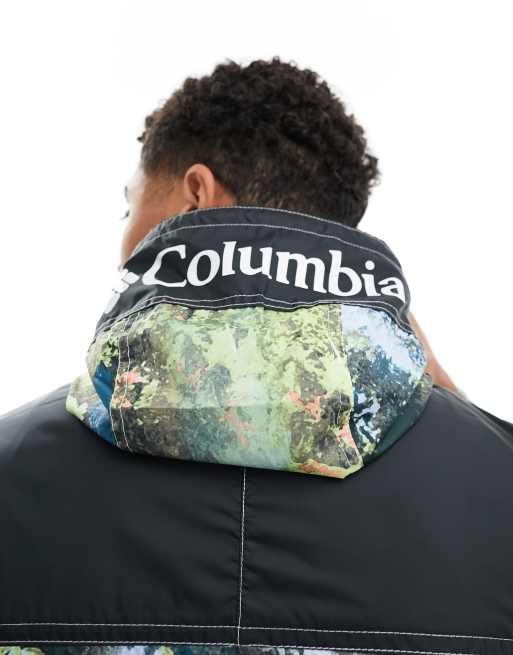 Chaqueta cortavientos con estampado de paisaje Challenger de Columbia, 4 de 4
