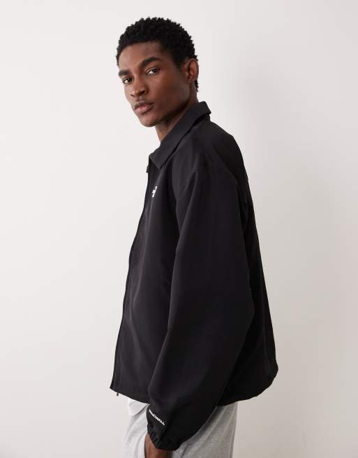 Chaqueta cortavientos negra Easy de The North Face, 4 de 5