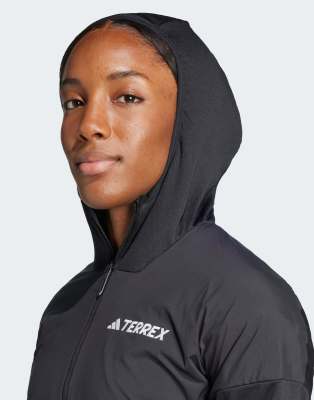 Chaqueta cortavientos negra ligera con capucha de felpa Terrex Xperior ...