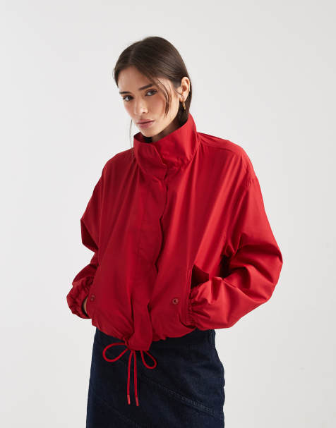 Chaqueta cortavientos roja con cuello alzado y detalle festoneado de Miss Selfridge - view 1