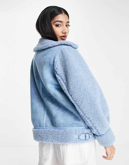 Chaqueta de aviador azul con mangas de borreguito de Miss Selfridge , 2 de 4