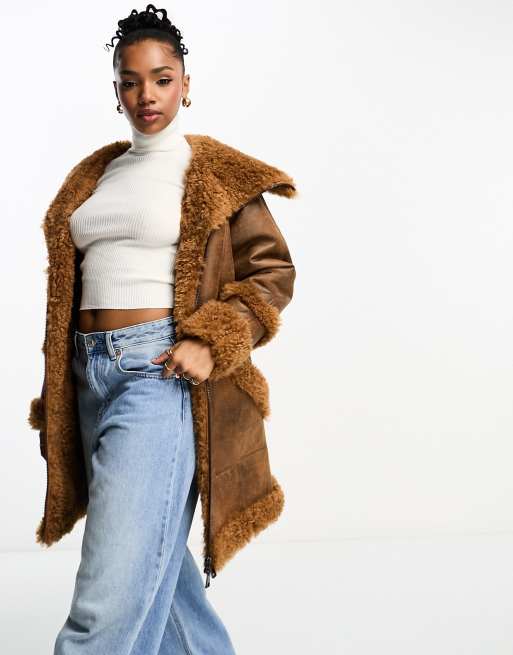 Chaqueta de aviador color miel extragrande con ribetes de borreguito de Urbancode