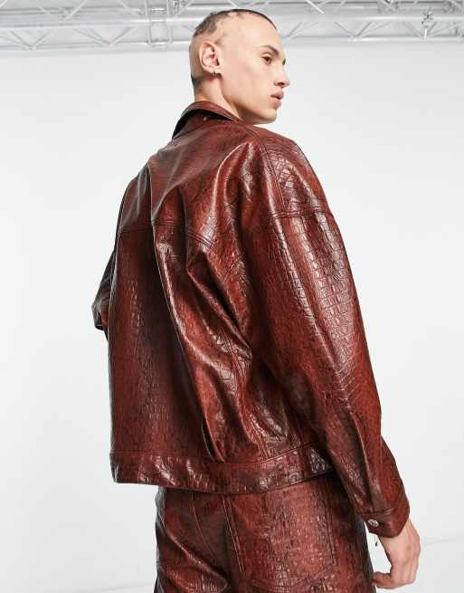 Chaqueta de camionero roja con estampado de serpiente de tejido efecto cuero de ASOS DESIGN (parte de un conjunto) , 2 de 4