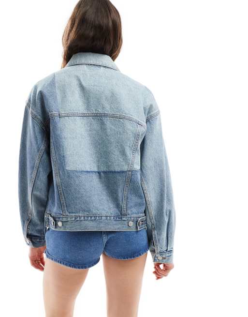 Chaqueta de camionero vaquera azul claro con diseño de paneles de estilo años 90 de Levi's, 4 de 4