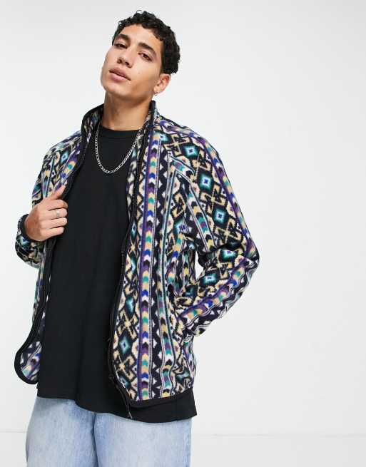 Chaqueta de chándal extragrande con estampado integral azteca de felpa polar de ASOS DESIGN, 3 de 4