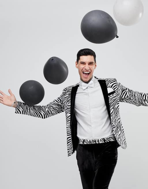 Esmoquin de corte muy ajustado en negro con diseño de terciopelo cebra de ASOS, 2 de 3