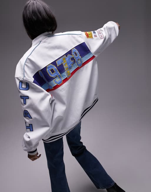 Chaqueta de piloto blanca extragrande con parches de Topshop, 2 de 4