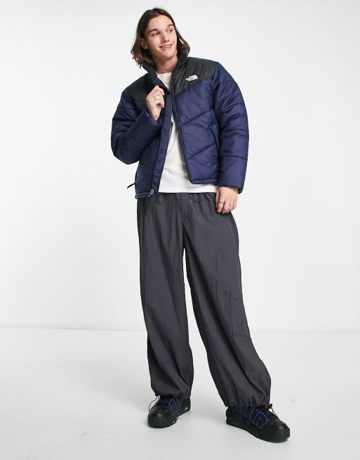 Chaqueta de plumas azul marino y negra Saikuru de The North Face, 4 de 4