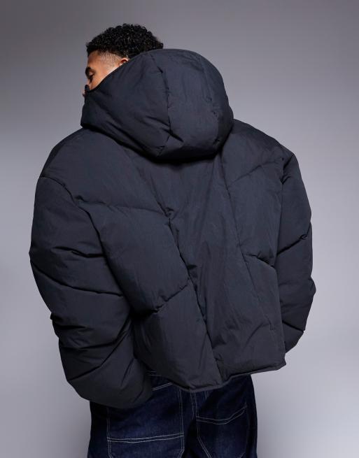 Chaqueta de plumas extragrande en negro de ASOS DESIGN, 4 de 4