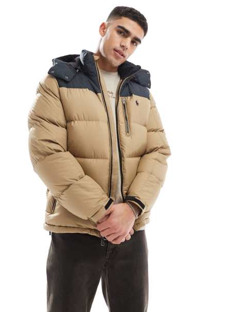Chaqueta de plumón beis caqui y negra con diseño color block y logo de Polo Ralph Lauren - view 1