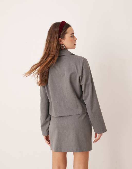 Chaqueta de sastre gris de corte cuadrado con solapas de ASOS DESIGN (parte de un conjunto), 3 de 4