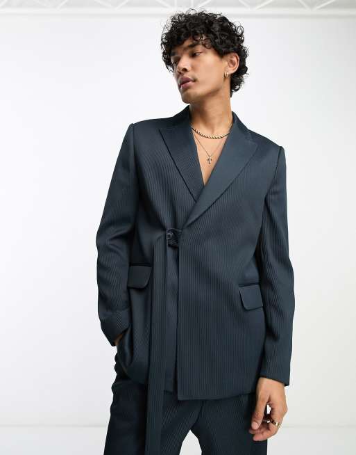 Chaqueta de traje azul marino plisada de corte slim con cinturón de ASOS DESIGN