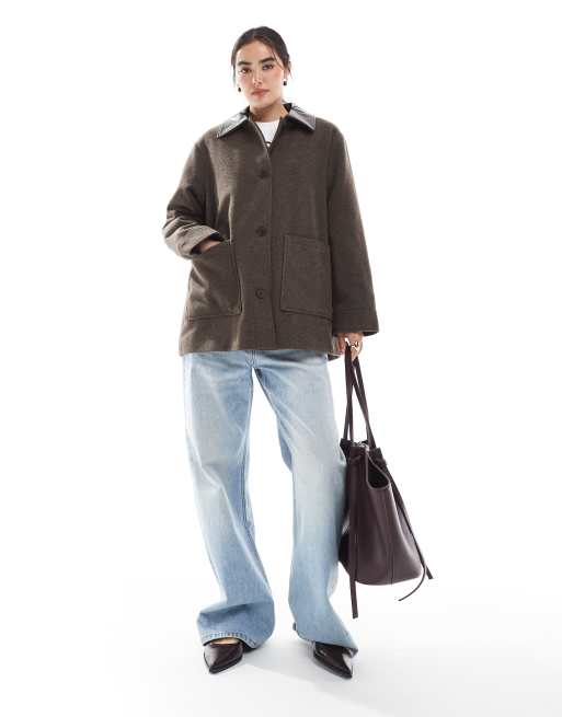 Chaqueta de vestir marrón moca con forro guateado y solapas de tejido efecto cuero de ASOS DESIGN, 3 de 4