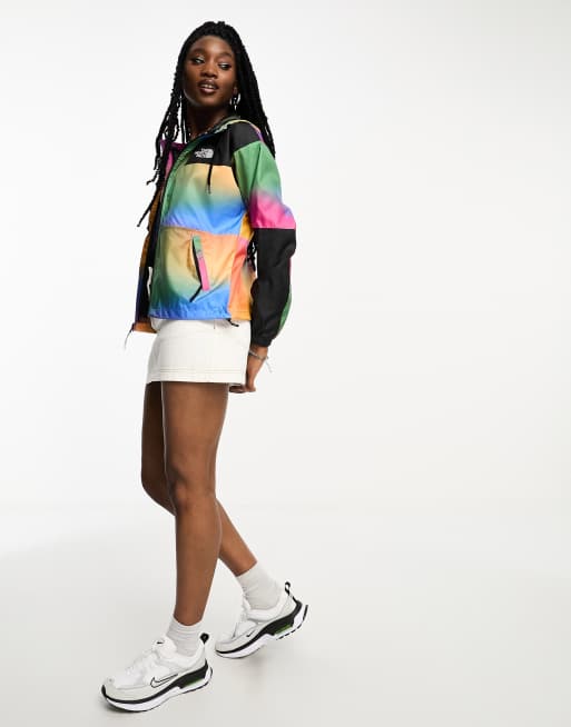 Chaqueta en tonos arcoíris con capucha y estampado degradado Pride Sheru de The North Face, 3 de 4