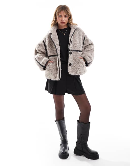 Chaqueta gris con cuello alzado de borreguito rizado de ASOS DESIGN, 4 de 4