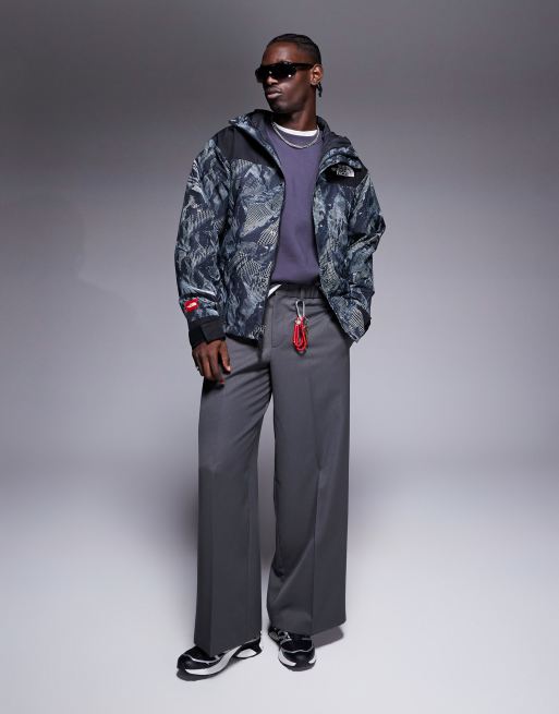 Chaqueta gris con estampado de montaña Seven Summits Mountain Mono de The North Face, 2 de 4