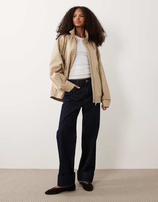 Chaqueta Harrington beis estilo bomber con cuello alzado de ARKET, 2 de 4