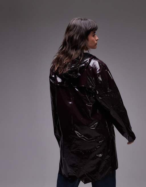 Chaqueta larga burdeos brillante resistente al agua exclusiva en ASOS 12020 de Rains, 4 de 4