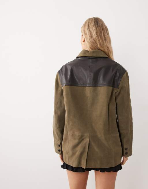 Chaqueta larga caqui y negra con diseño en contraste de ante y cuero de Urbancode, 3 de 4