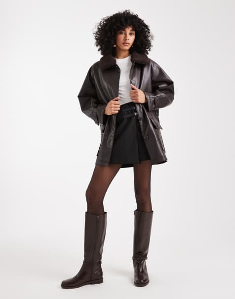 Chaqueta marrón chocolate de tejido efecto cuero con cintura ceñida y solapas de borreguito de ASOS DESIGN - view 1