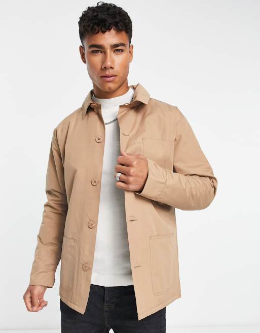 Chaqueta marrón claro con múltiples bolsillos y forro de French Connection