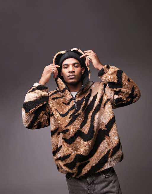 Chaqueta marrón con capucha y estampado integral de tigre de borreguito de Topman