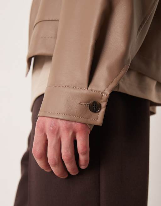 Chaqueta marrón de estilo entrenador de cuero sintético de ASOS DESIGN, 5 de 5