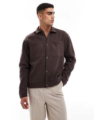Chaqueta marrón extragrande abotonada con detalle de bolsillos de tejido grueso de punto liso de ASOS DESIGN