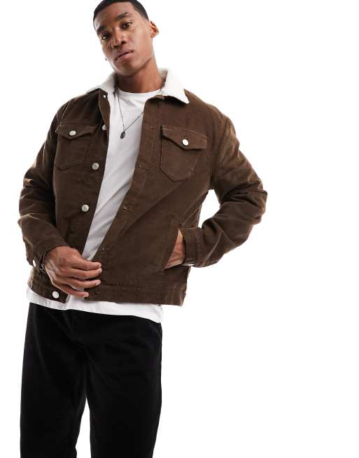 Chaqueta marrón oscuro estilo camionero de pana de New Look, 2 de 4