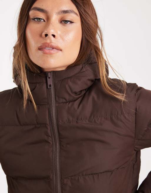 Chaqueta midi marrón chocolate acolchada con capucha y bolsillos de Brave Soul, 4 de 4
