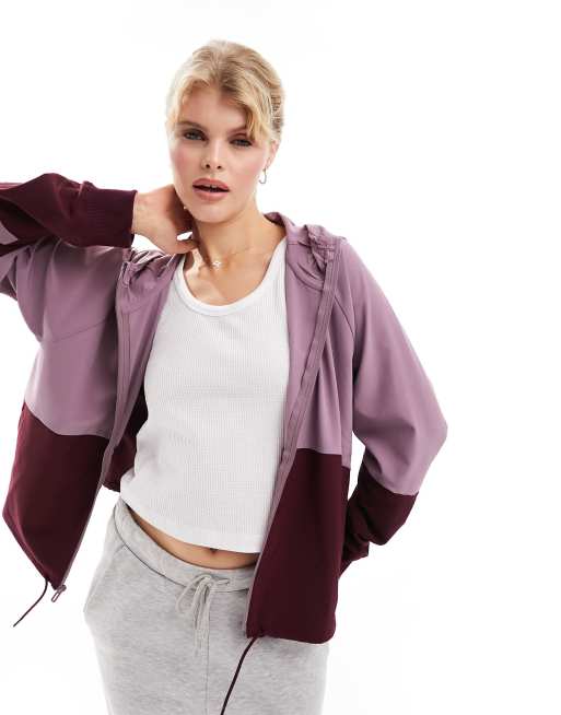 Chaqueta morada con capucha de Under pecho armour