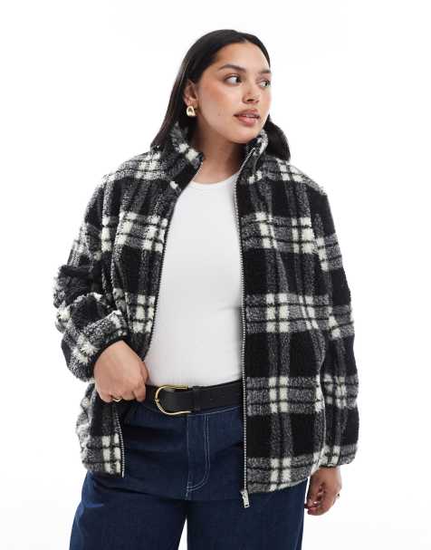 Chaqueta negra a cuadros de borreguito de New Look Curve - view 1