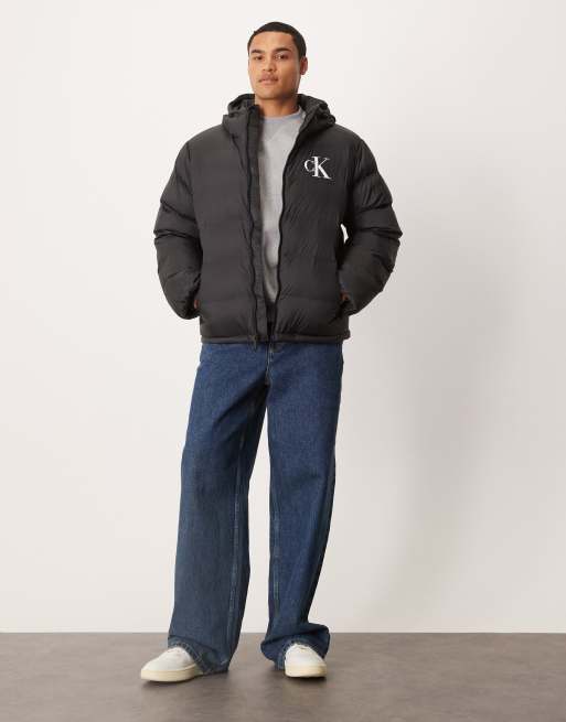 Chaqueta negra acolchada con logo de monograma de Calvin Klein Jeans, 2 de 5