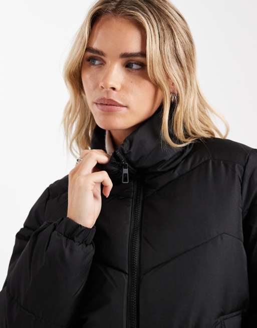Chaqueta negra acolchada de Vero Moda Petite, 2 de 4